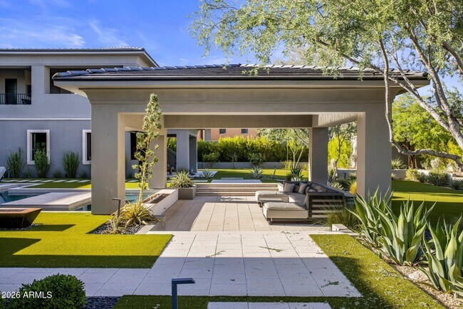 Building Photo - 10110 E Siesta Ln