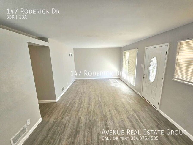 Building Photo - 147 Roderick Dr