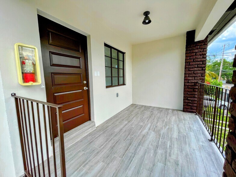 Building Photo - 455 NE 62nd St