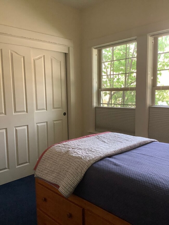 Building Photo - Three bedroom home near N. Mountain Nature Park. | Available April