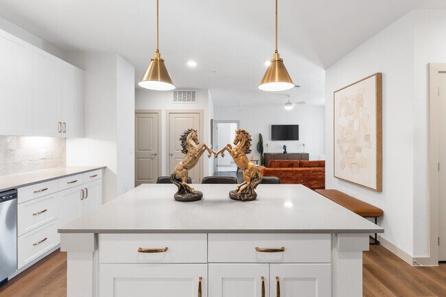 Building Photo - 1301 Leah Ave