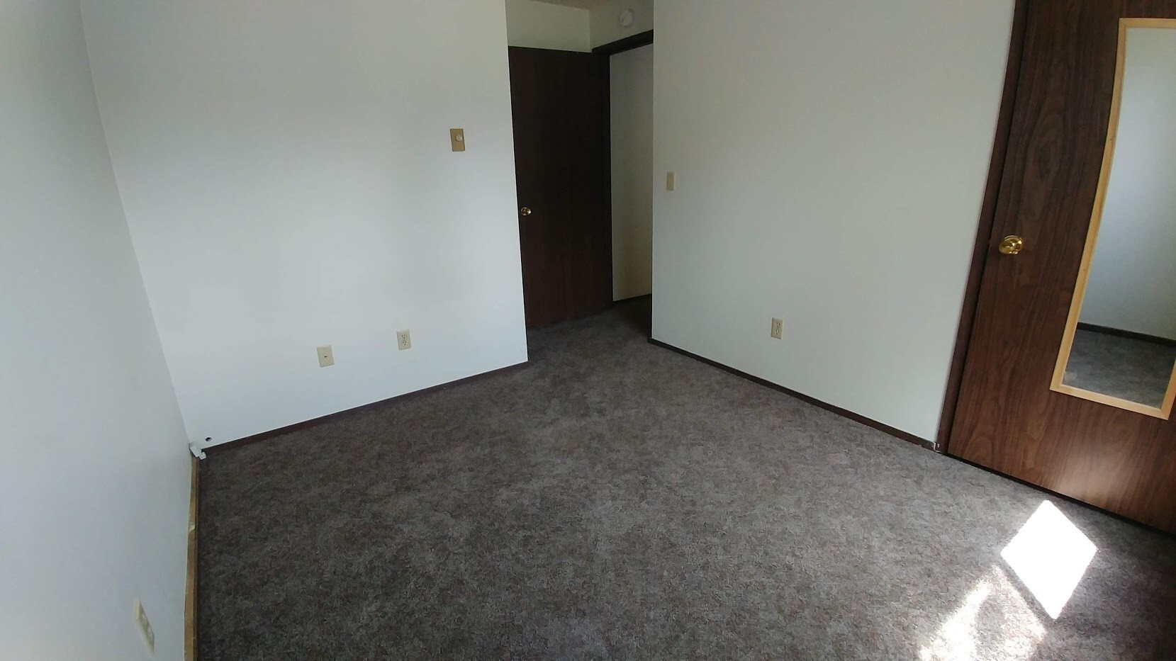 Building Photo - 305 NW Robert St