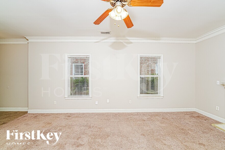 Building Photo - 230 Vineyard Ln