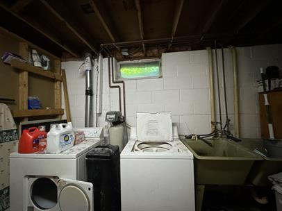 Building Photo - "Charming 3-Bed Home with Hardwood Floors & Finished Basement in St. Louis Park!"