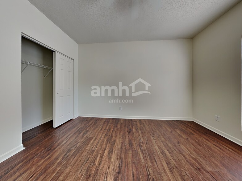 Building Photo - 1694 Haversham Park Dr