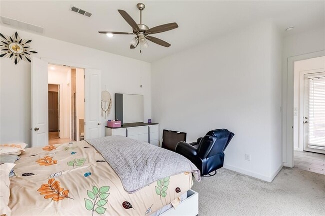 Building Photo - 833 Whitetail Dr