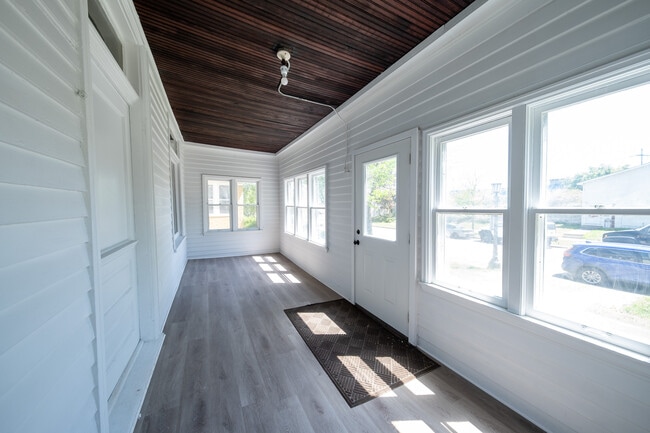 Building Photo - 1611 Carroll Ave