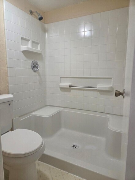 Building Photo - 3351 NW 85th Ave