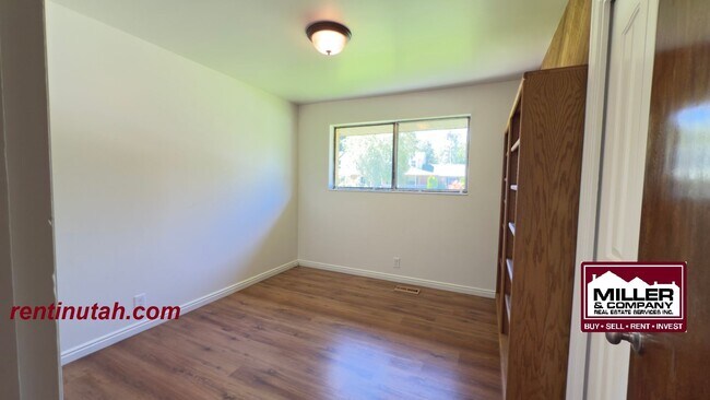Building Photo - Beautiful home in secluded neighborhood!