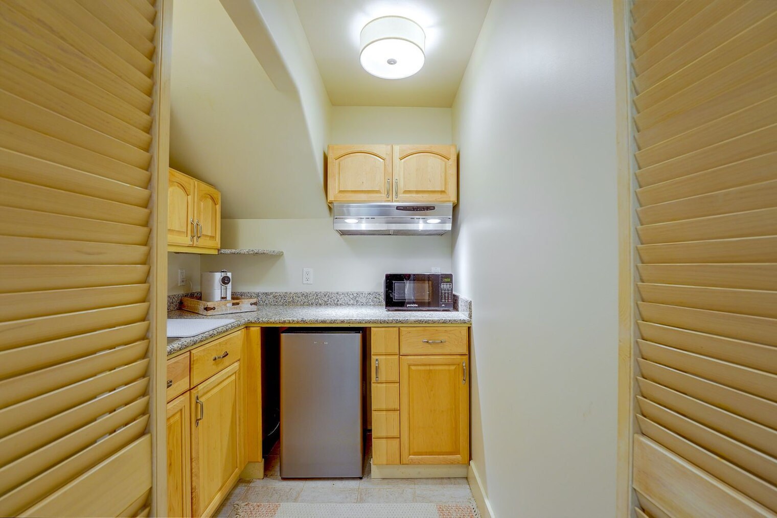 Building Photo - 404 Torres St