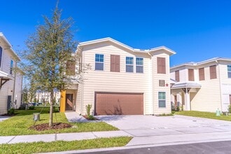 Building Photo - The Residences at Lake Saunders