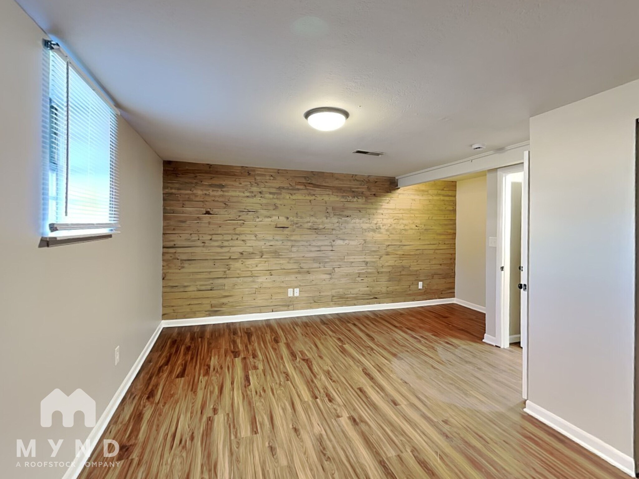 Building Photo - 2911 N Gresham Rd