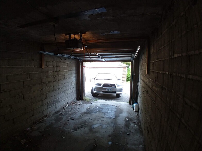 Garage - 4221 Nicollet Ave