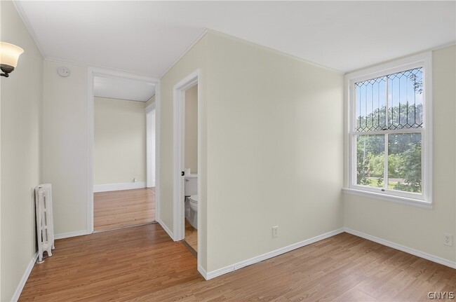 Building Photo - 16 Huntington Pl