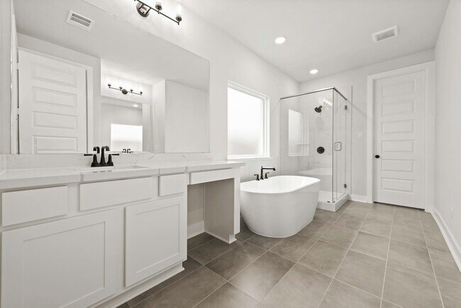 Building Photo - 31247 Riley Hts Dr