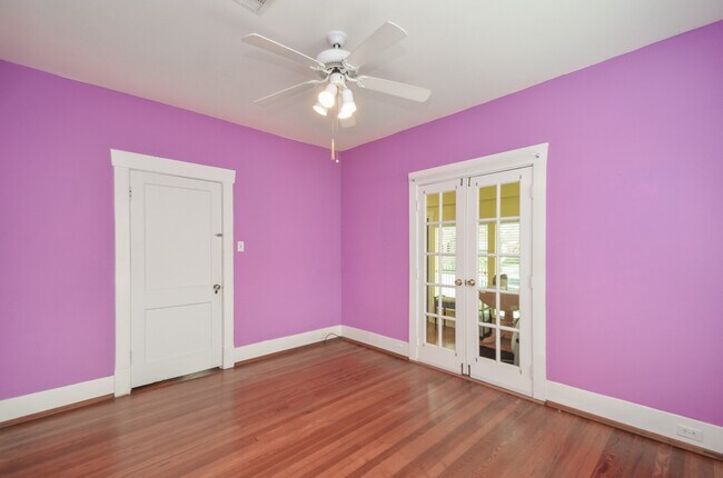 Building Photo - 3211 Beauchamp St