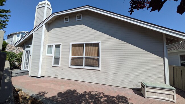 Building Photo - Located in a Gated Community
