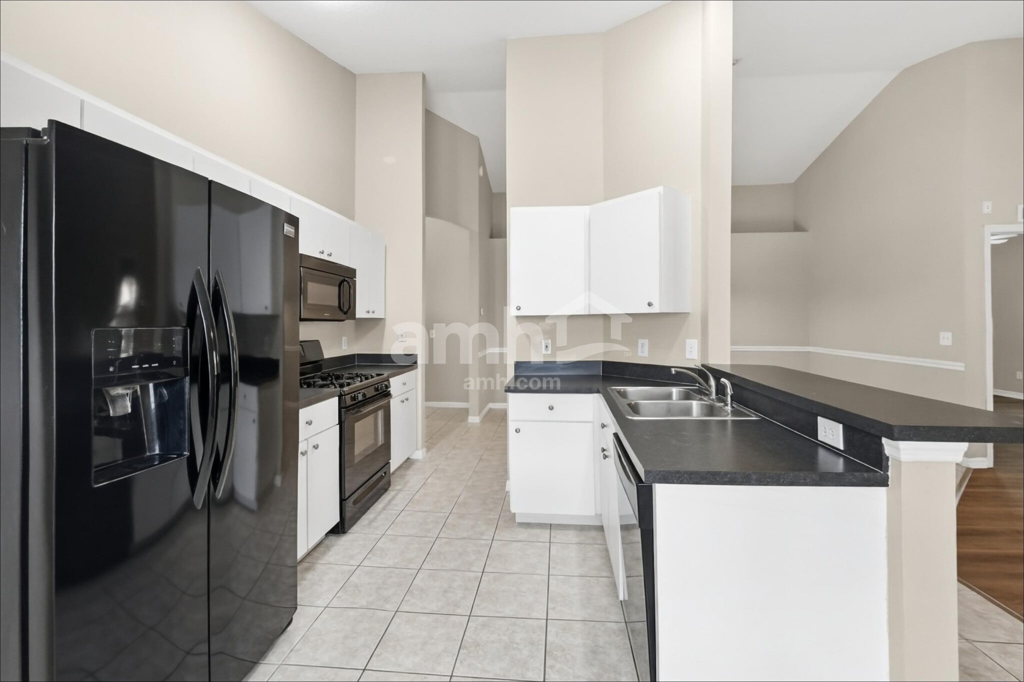 Building Photo - 24540 Laurel Ridge Dr