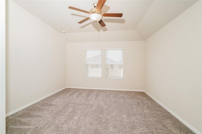 Building Photo - 1003 Round Bale Rd