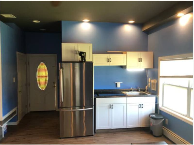 Building Photo - 202 W 1st St