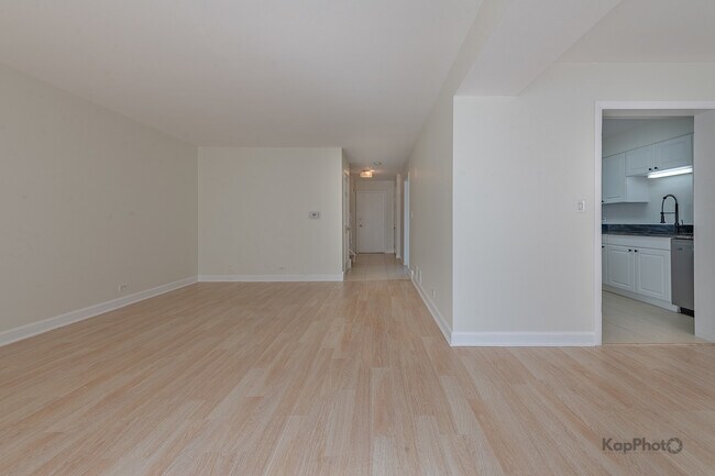 Building Photo - 713 Mariners Point