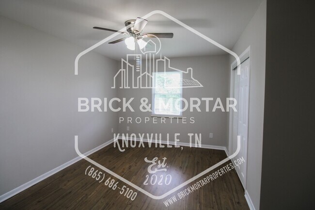 Building Photo - 163 Tallent Way