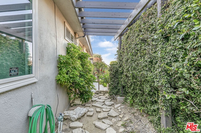 Building Photo - 3543 Scadlock Ln