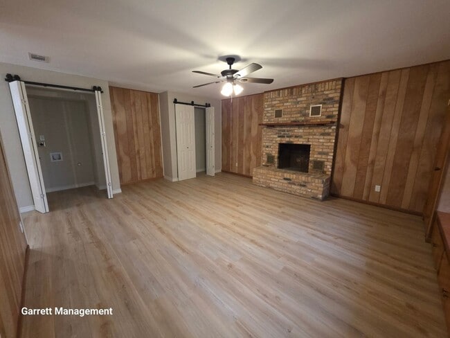 Building Photo - 3/2 Remodeled Home in Lampasas