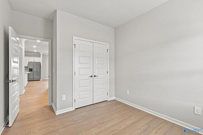 Building Photo - 7211 Holly Creek Dr SE