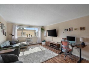 Building Photo - 3120 Hennepin Ave