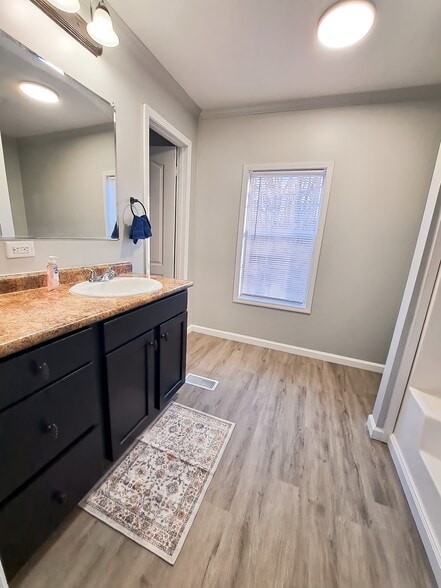 Building Photo - 85 Deerwood Park