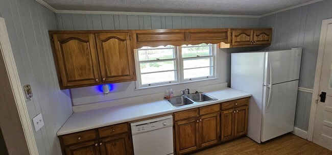 Building Photo - Cutie in the Country