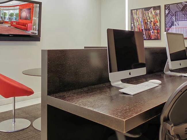 Building Photo - 235 San Pedro St