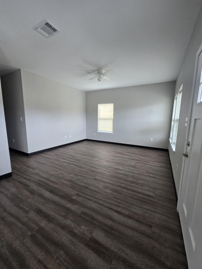 Building Photo - 1714 Sayers St