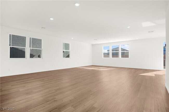 Building Photo - 3055 Magnolia Rnch Ave