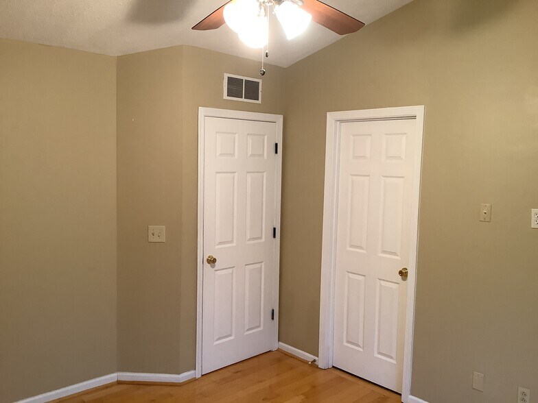 Building Photo - 6493 Lorinda Dr