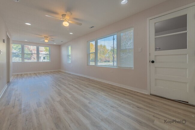 Building Photo - 2029 S Canalport Ave