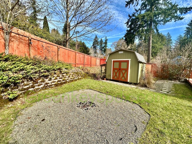 Building Photo - Country Cottage in the City