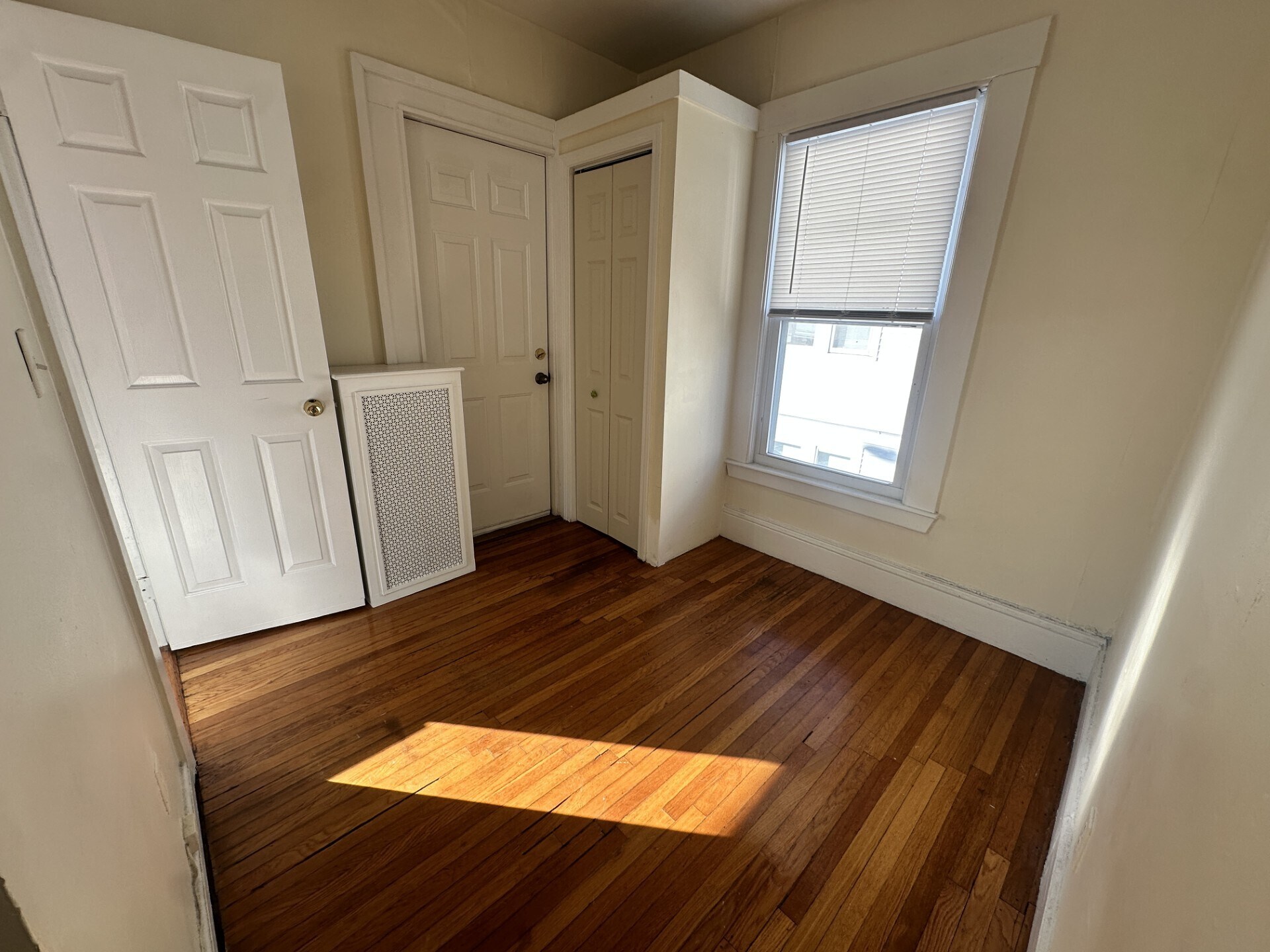 Building Photo - 543 Broadway