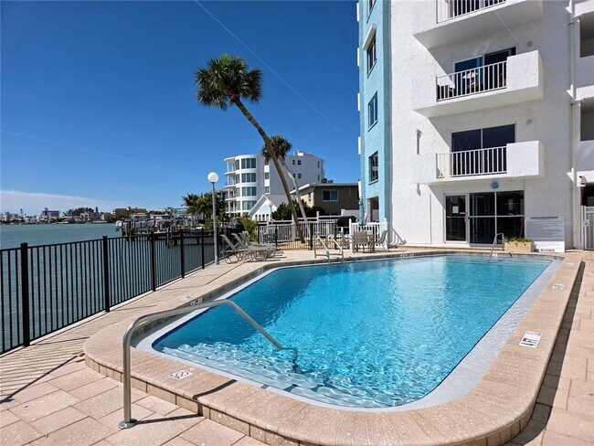 Building Photo - 285 107th Ave