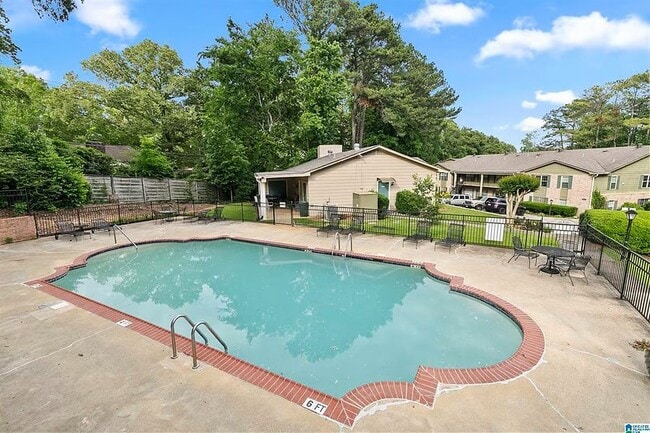 Building Photo - 2837 Georgetown Dr