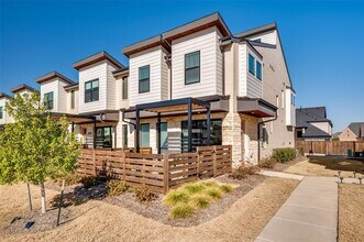 Building Photo - 3711 Rosemont Dr