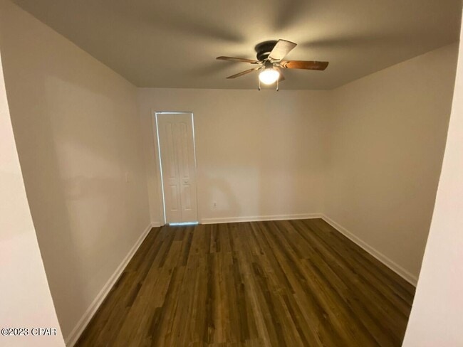 Building Photo - 8202 Eastwood Ave