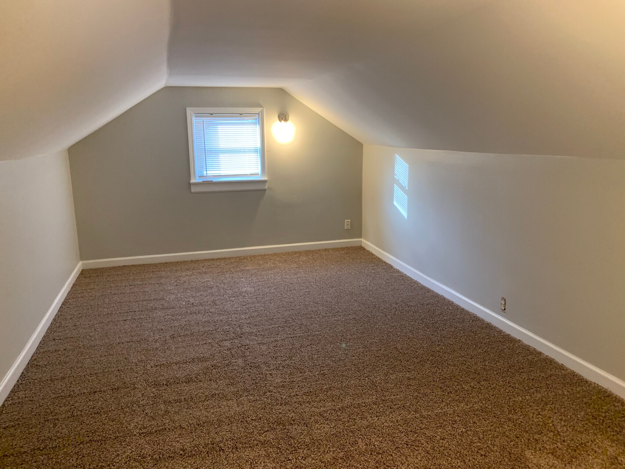 Building Photo - 517 Brenner St NE