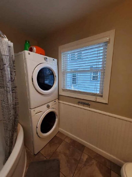 Building Photo - 1408 Madison St