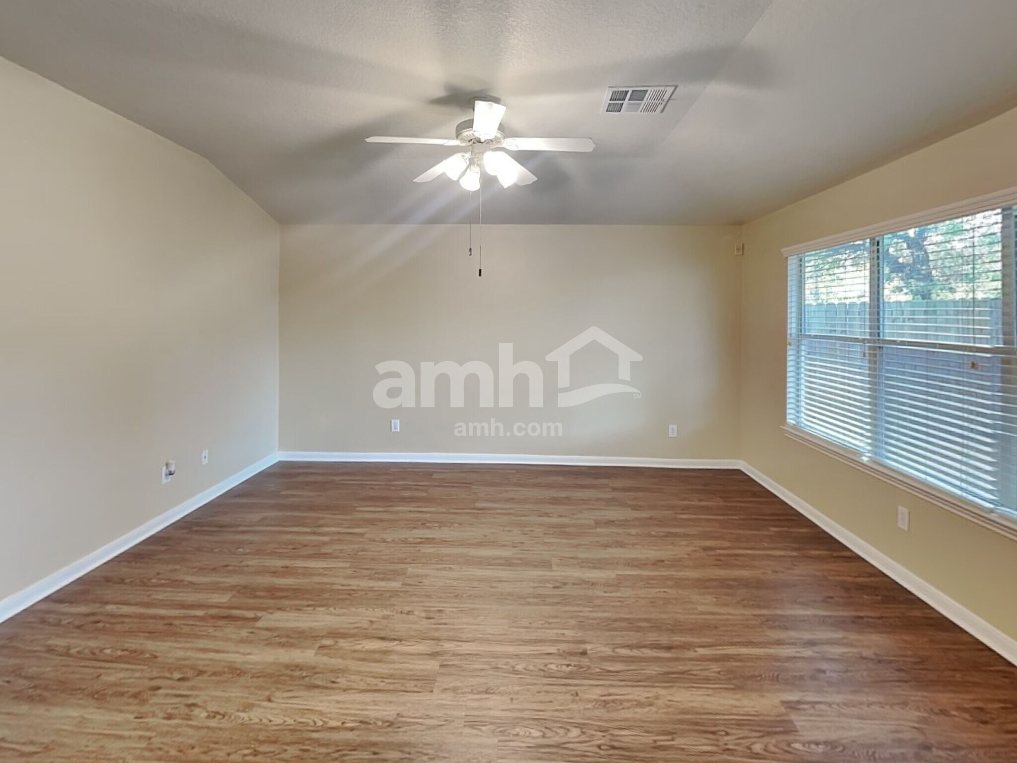 Building Photo - 23511 Hidden Maple Dr