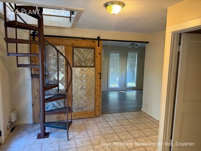 Building Photo - 116 N Plant Ave