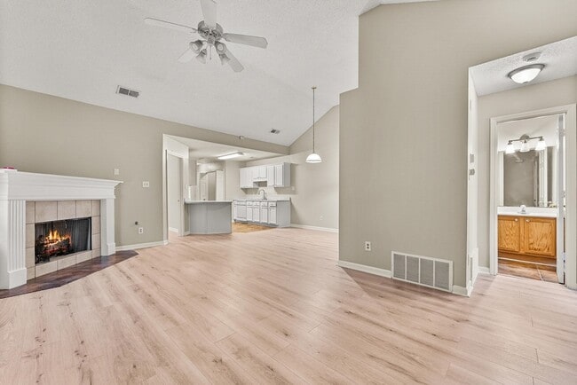 Building Photo - 7016 S Estacada Way