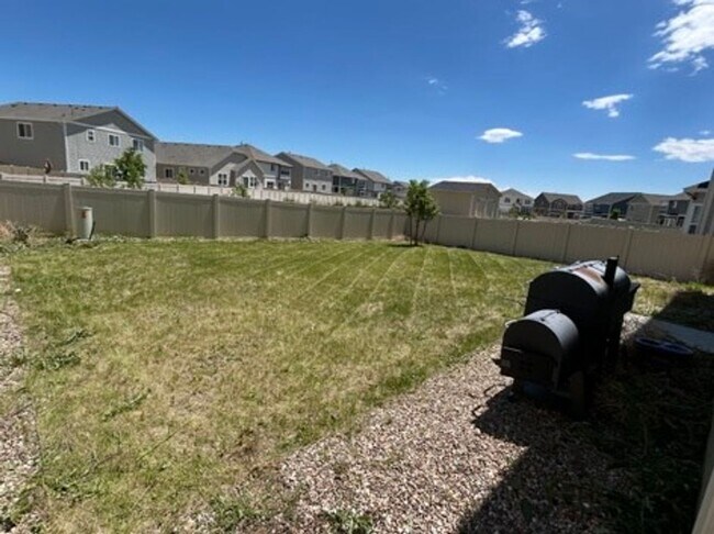 Building Photo - Gorgeous 3 Bedroom Home + office in Mountain Vista Ranch!
