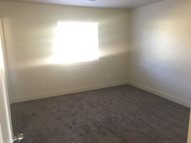 Building Photo - 1461 Wild Rose Way